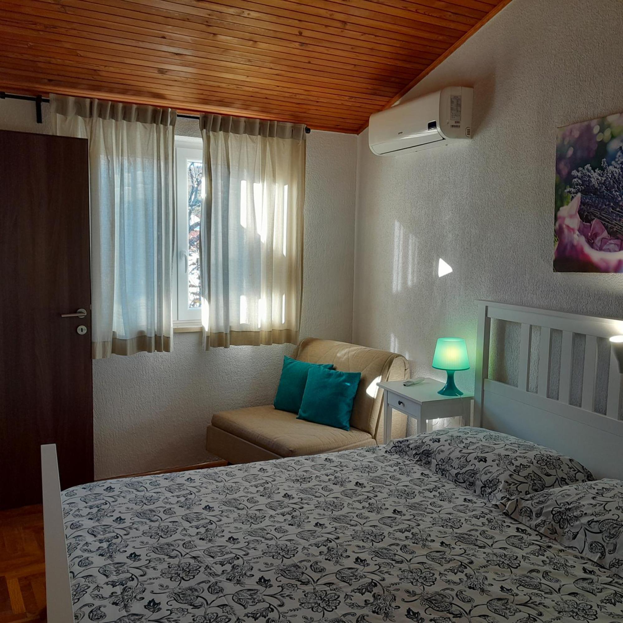 Apartments Renata - เบรอเซส ภายนอก รูปภาพ